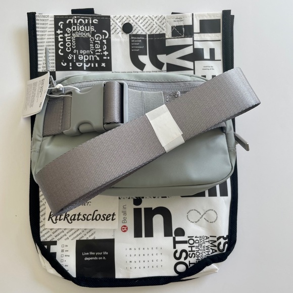 **LAST ONE** 🆕 1L SILVER DROP - NWT lululemon everywhere belt bag EBB 1L - Picture 4 of 11